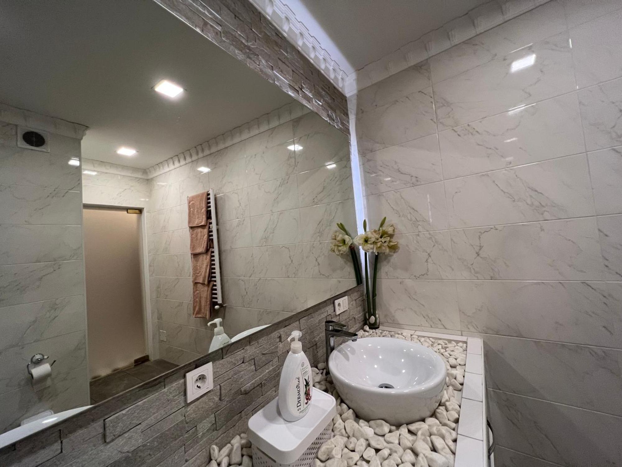 2 Bedrooms Heart Of City Center คีชีเนา ภายนอก รูปภาพ