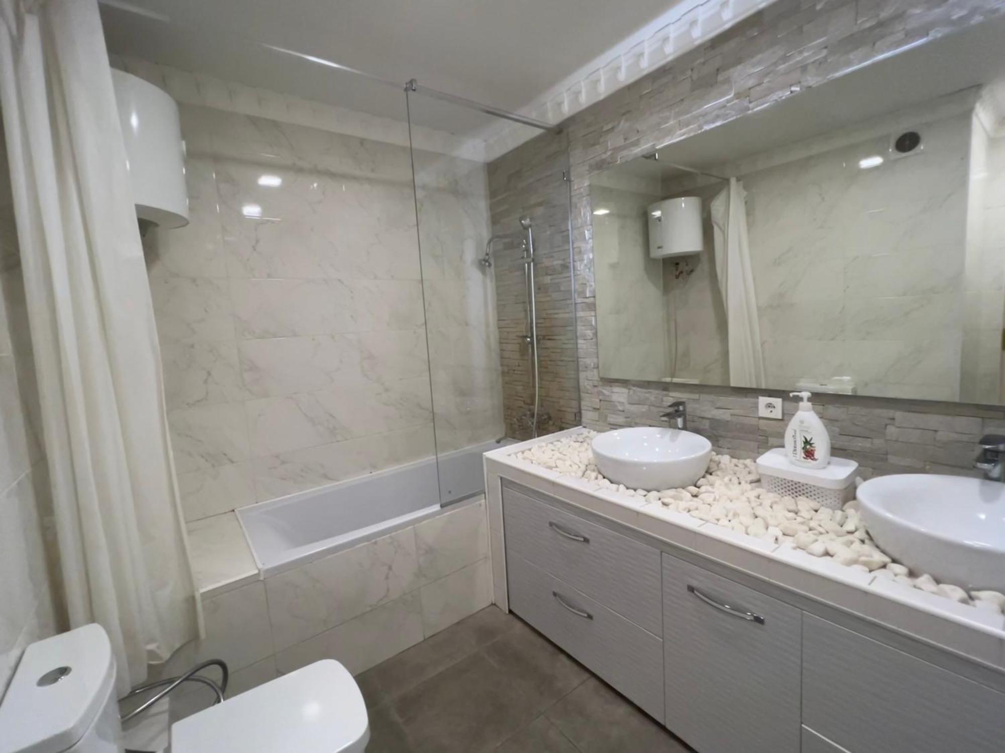 2 Bedrooms Heart Of City Center คีชีเนา ภายนอก รูปภาพ