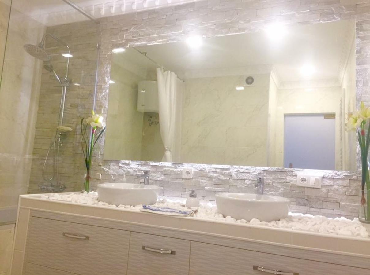 2 Bedrooms Heart Of City Center คีชีเนา ภายนอก รูปภาพ